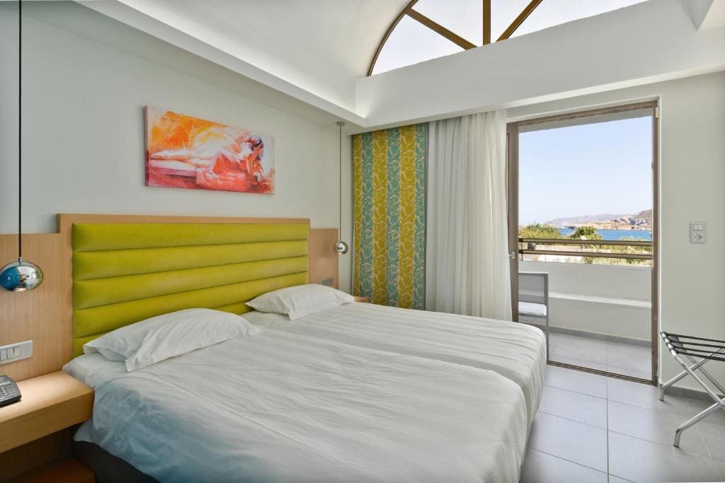 Superior Room with Sea View room - Image 2