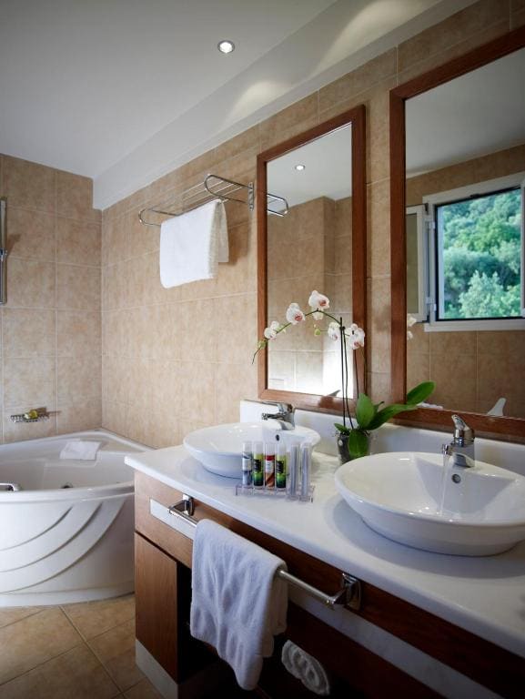 Junior Suite with Sea View room - Image 3