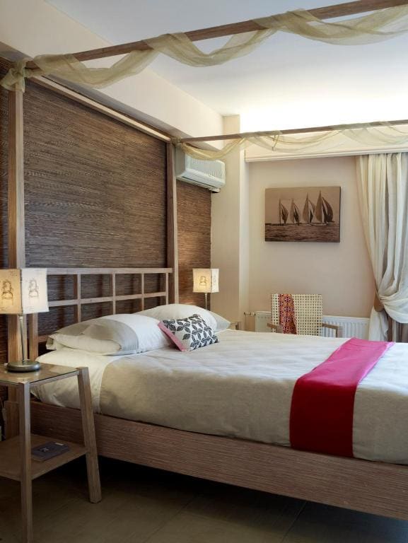 Superior Suite with Sea View room - Image 2