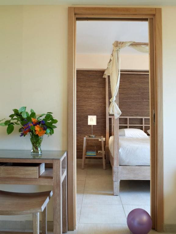 Superior Suite with Sea View room - Image 1