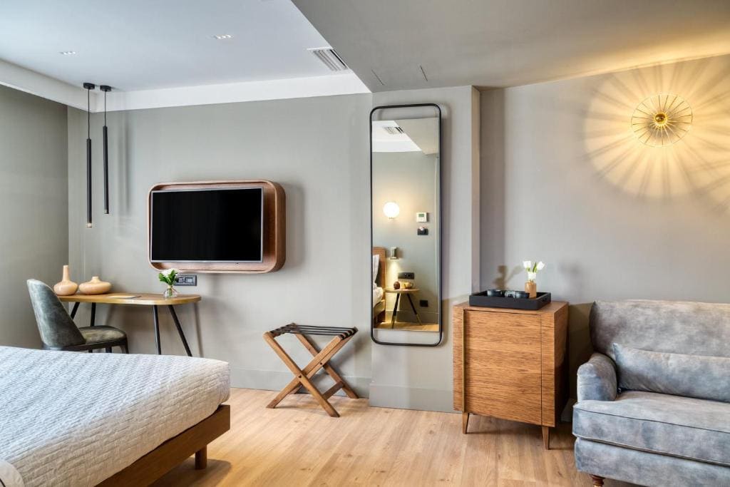 Spacious Room - Balcony room - Image 3