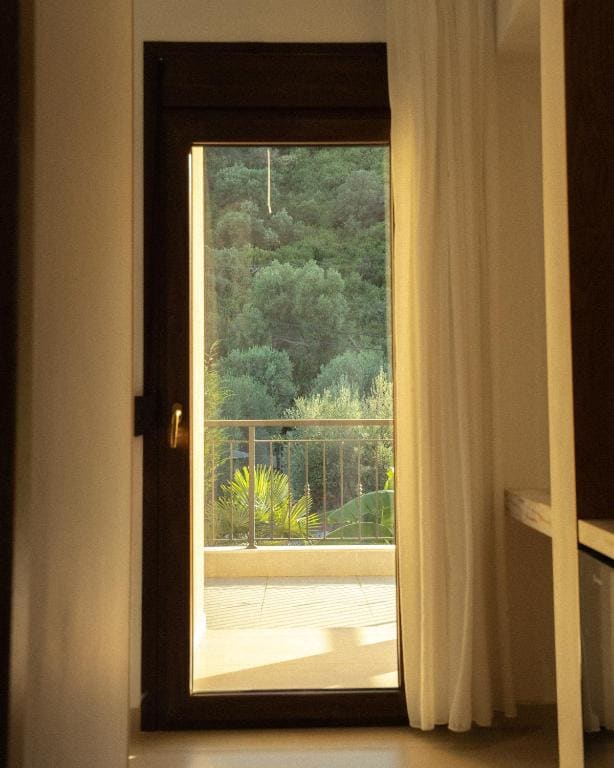 Junior Suite with Garden View room - Image 1