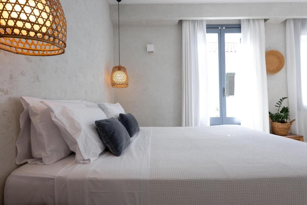 Double Room with Balcony room - Image 1