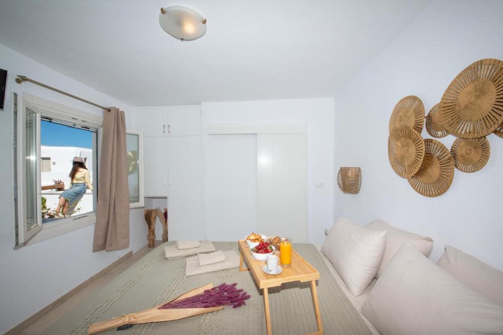 Superior Family Room room - Image 2