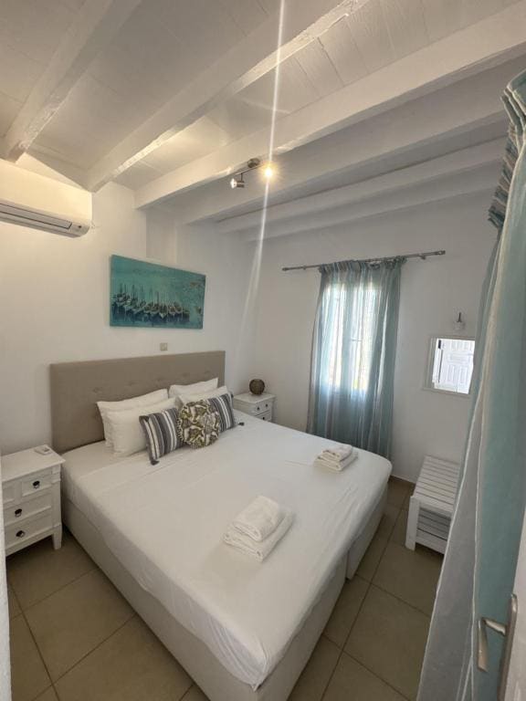 Family Apartment with Partial Sea View room - Image 1