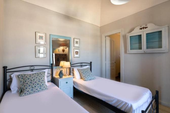 Room room - Image 1