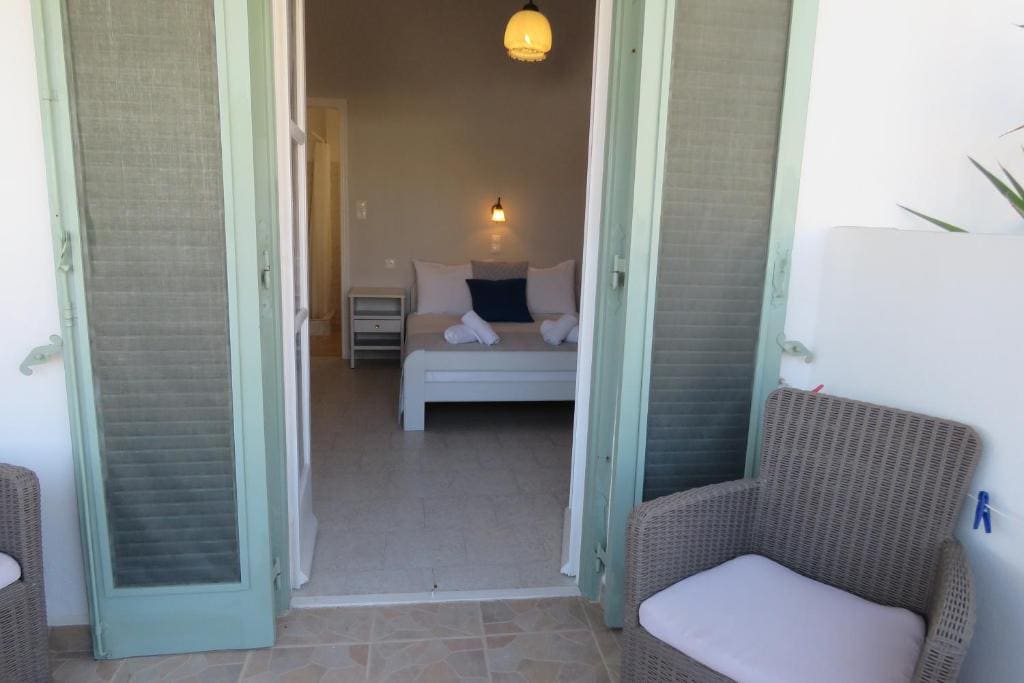 Double or Twin Room with Side Sea View room - Image 2