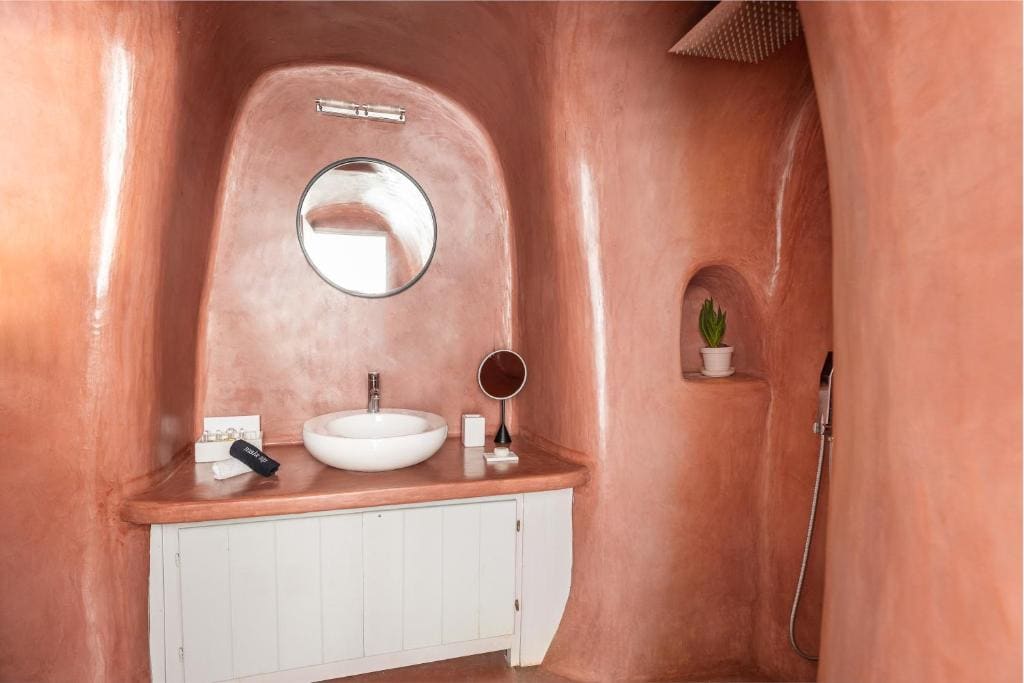 Cave Suite with Sea View room - Image 2