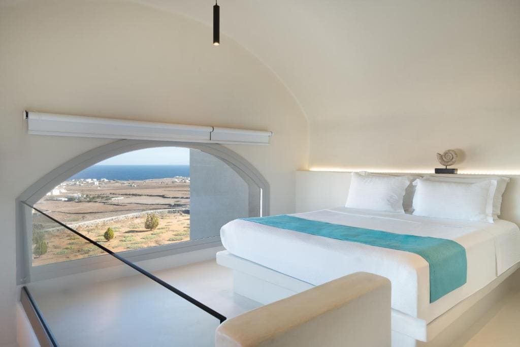 Private Split - Level Villa with Sea View and Private Pool room - Image 3