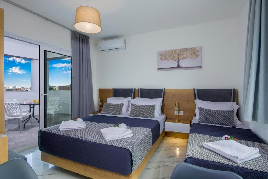 Standard Triple Room room - Image 2