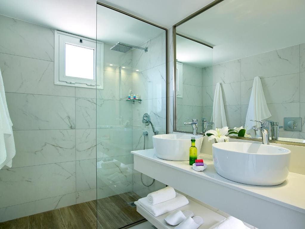 Bungalow with Sea View room - Image 3