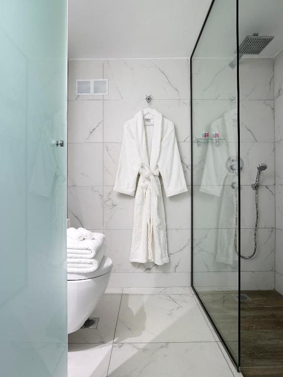 Double Room with Sea View room - Image 3