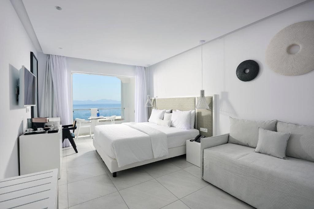 Junior Suite with Sea View room - Image 2