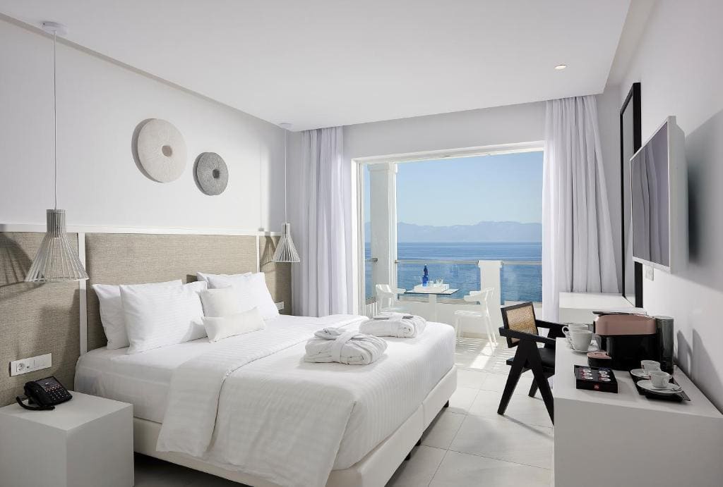 Junior Suite with Sea View room - Image 1