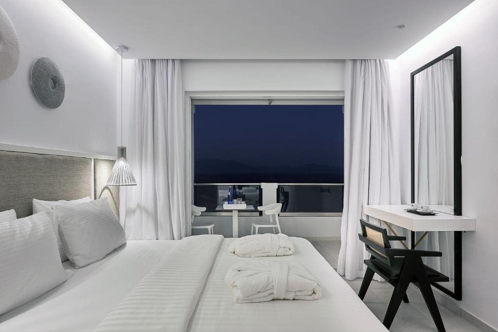 Premium Junior Suite with Garden View room - Image 2