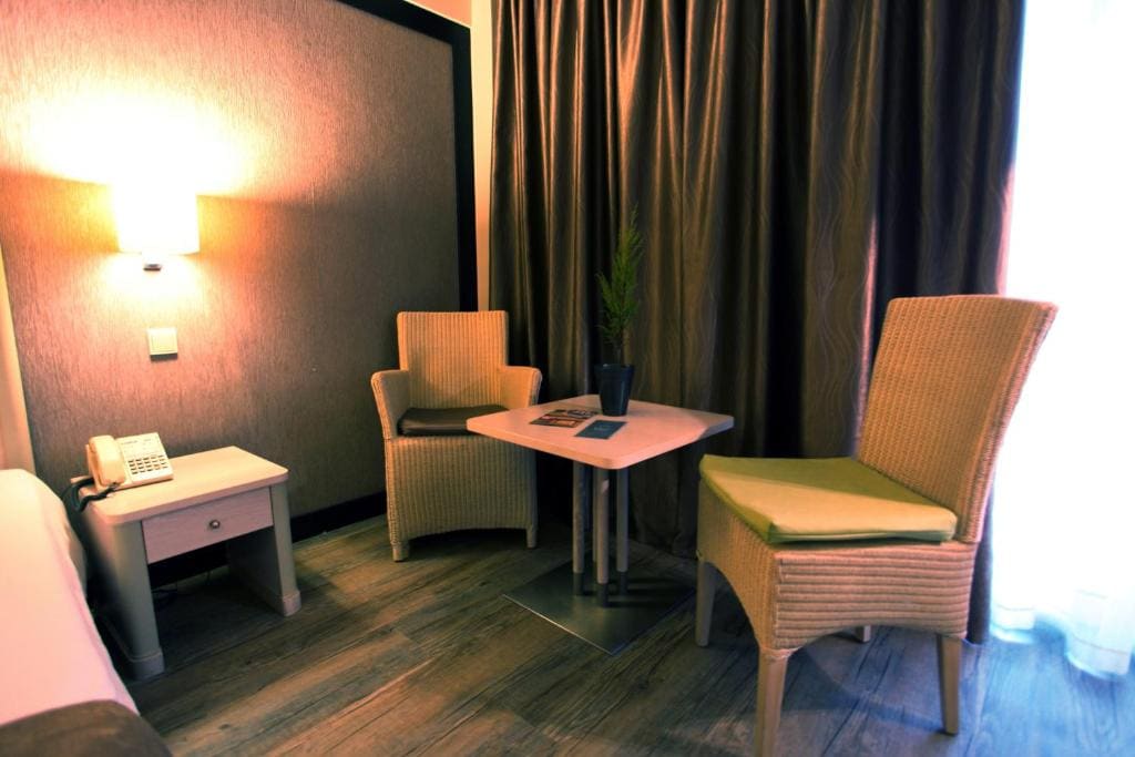 Classic Double Room with Sea/Pool View room - Image 3