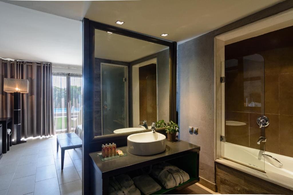 Deluxe Bungalow with Private Pool room - Image 2