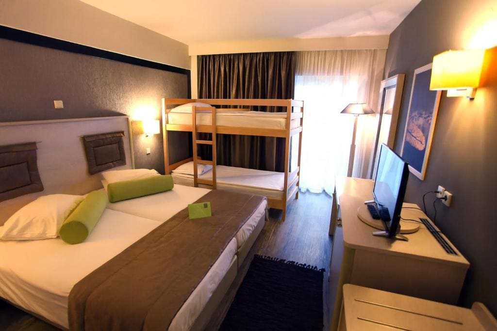 Family Room room - Image 1