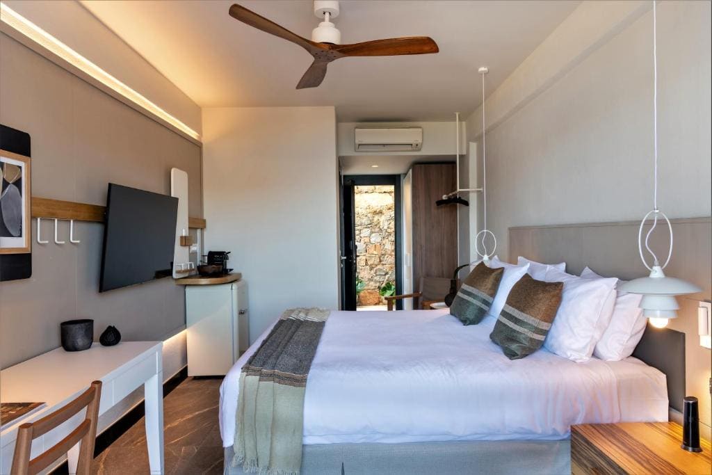 Tropical Nest Queen Room room - Image 1