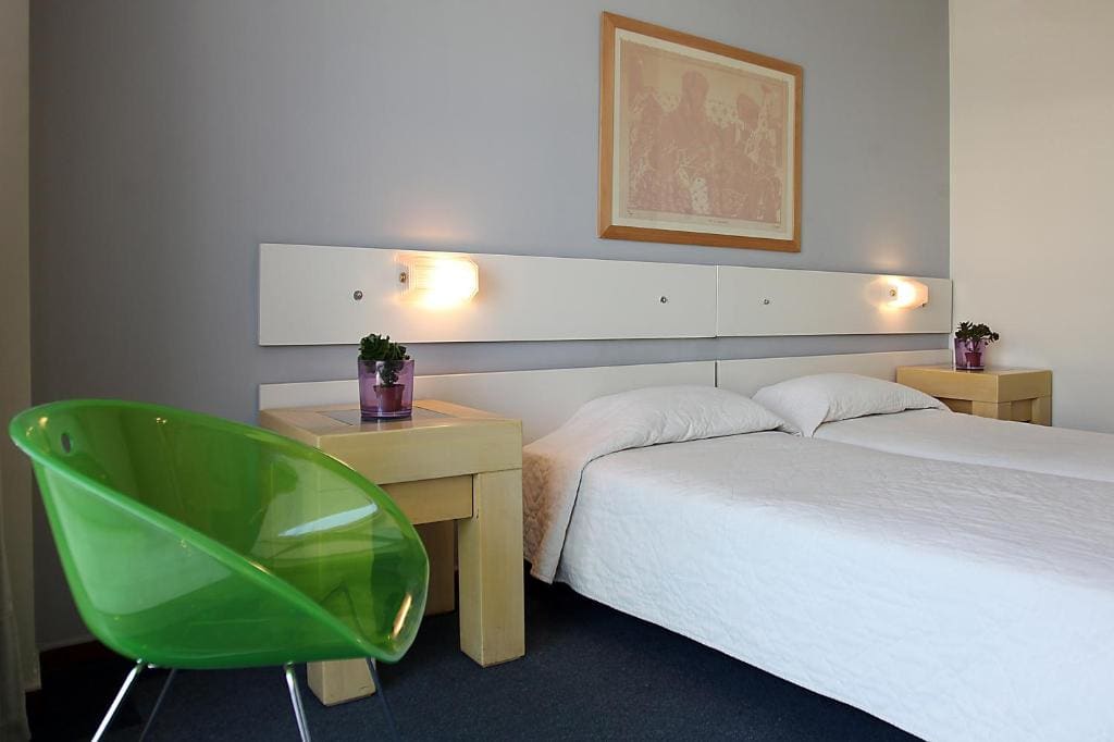 Comfort Twin Room - Non-Smoking room - Image 3