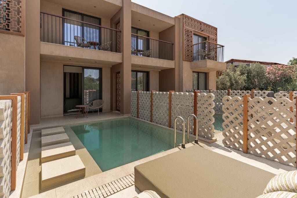 Superior Double or Twin Room with private pool room - Image 2