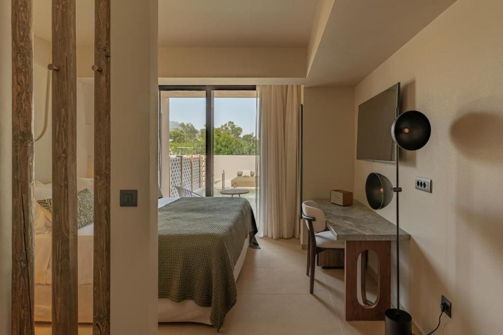 Superior Double or Twin Room with private pool room - Image 1