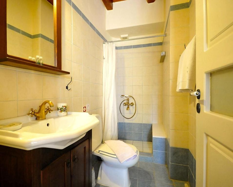 Standard Double or Twin Room room - Image 3