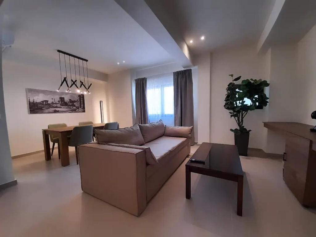 Superior King Suite room - Image 3