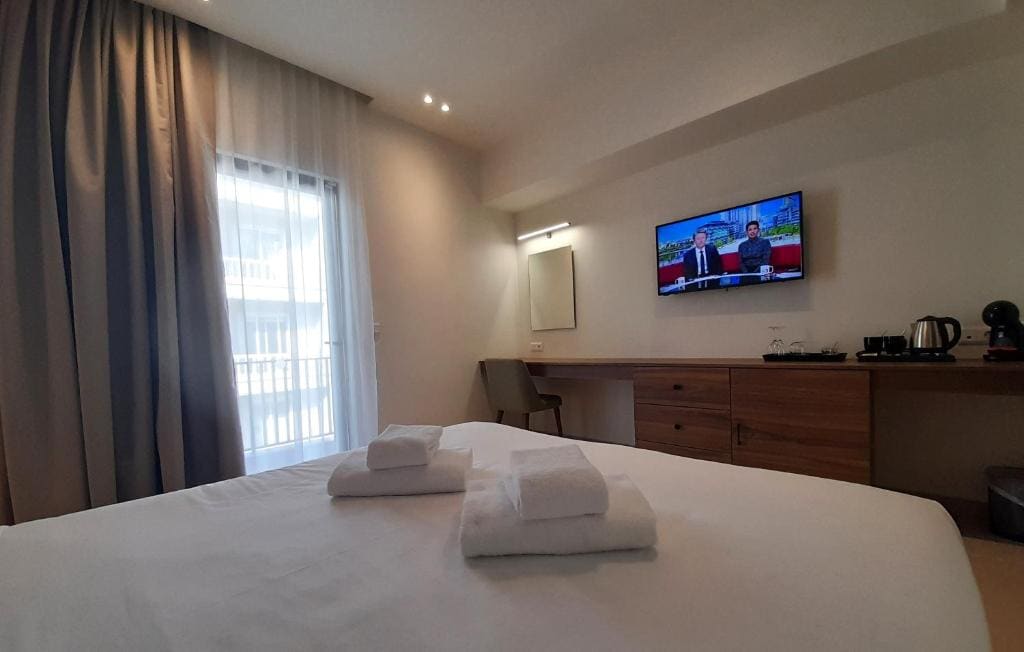 Deluxe Double or Twin Room with City View room - Image 1