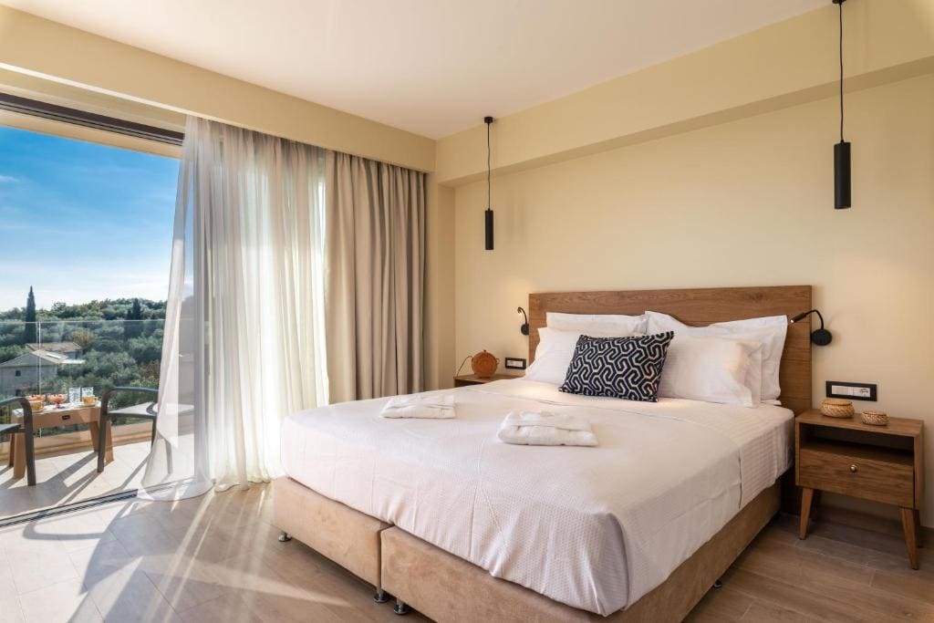 Deluxe Double Room room - Image 2