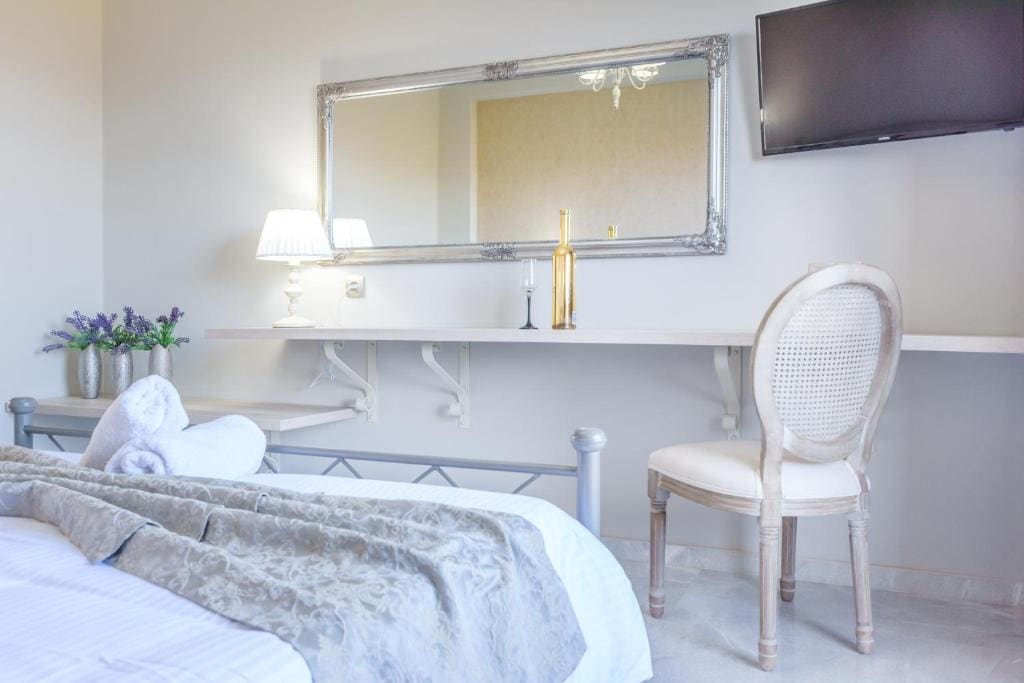 Deluxe Double Room with Sea View room - Image 1