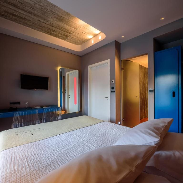 Comfort Double or Twin Room with City View room - Image 2