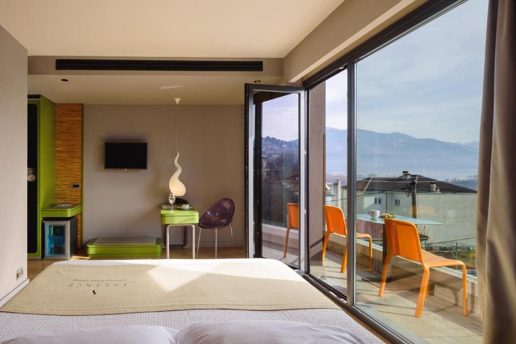Comfort Double or Twin Room with City View room - Image 3