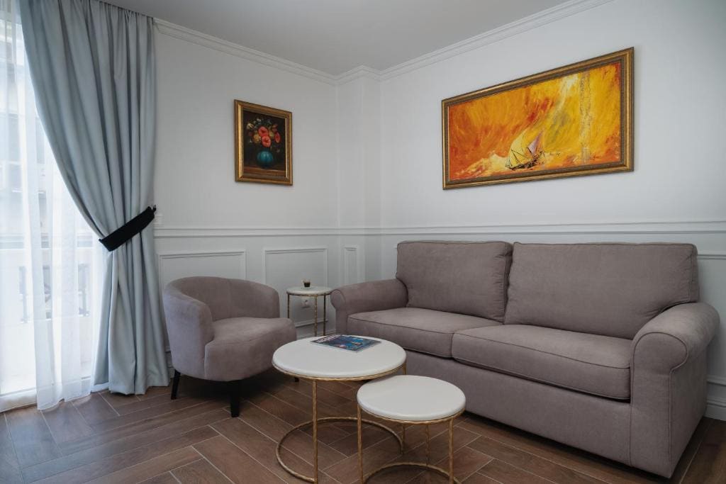 Junior Suite with Balcony room - Image 3