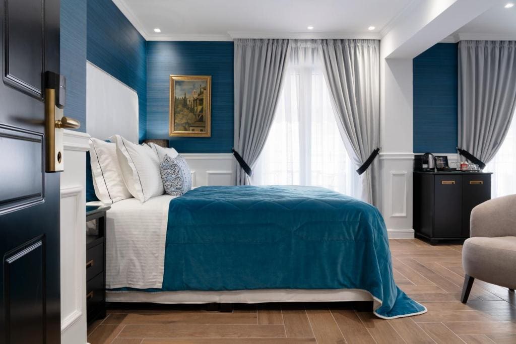 Suite with Sauna and Balcony room - Image 3