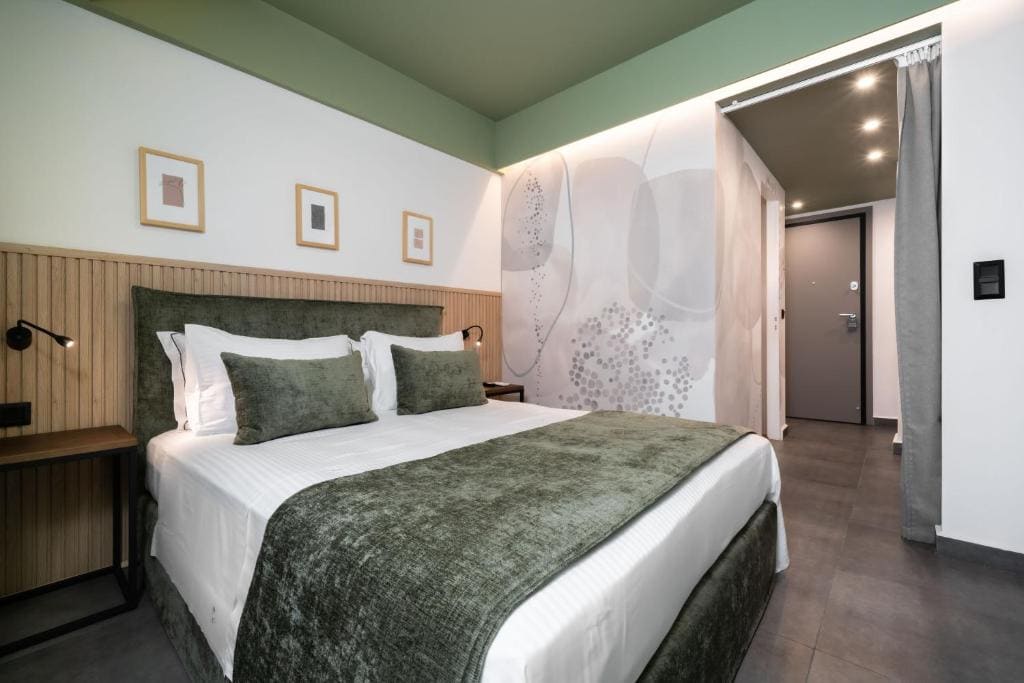 Queen Suite room - Image 2