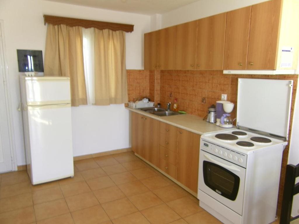 One-Bedroom Apartment room - Image 2