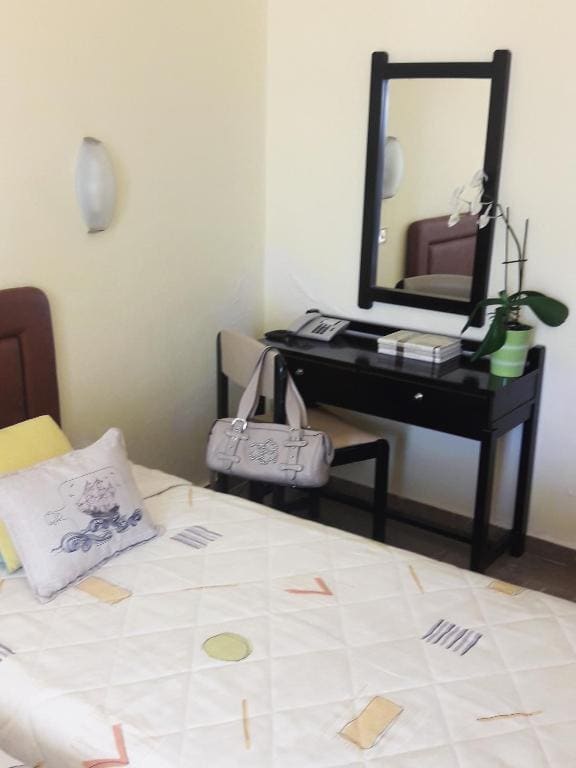 Standard Triple Room with Sea View room - Image 3