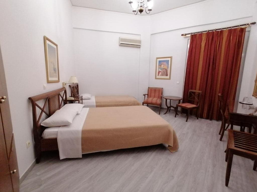 Standard Triple Room room - Image 2