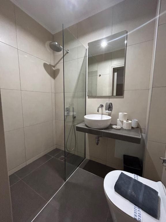 Standard Double or Twin Room room - Image 3