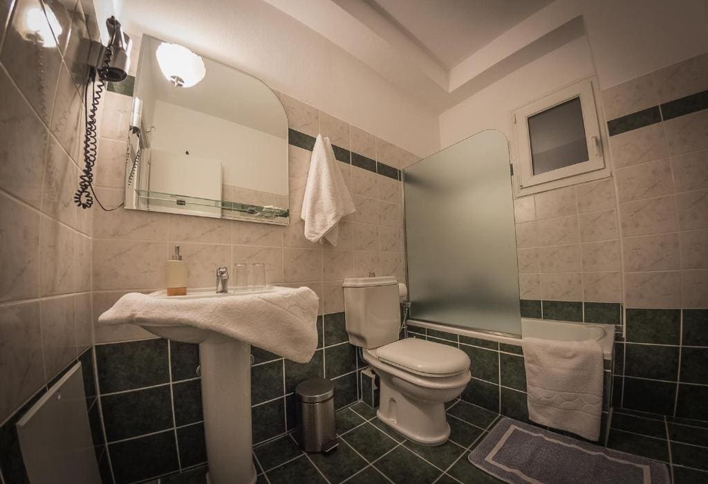 Double Room with Panoramic View and Fireplace room - Image 3