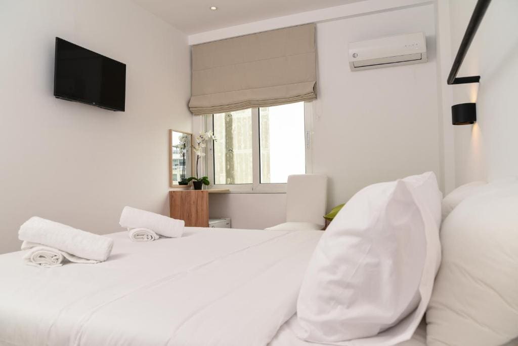 Suite with City View room - Image 3