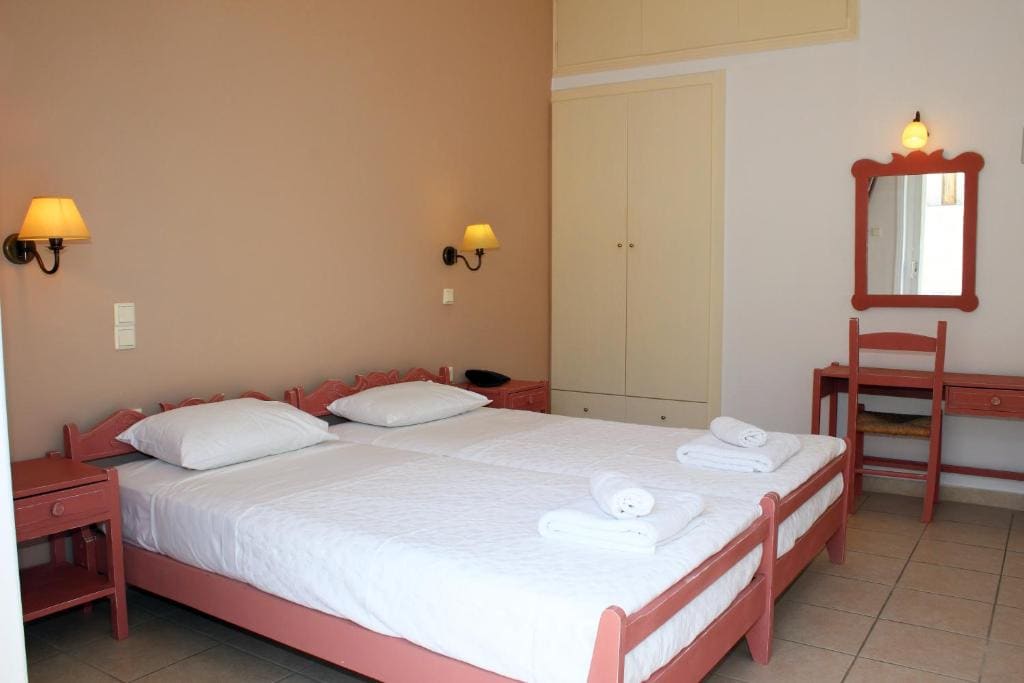 Standard Triple Room room - Image 1