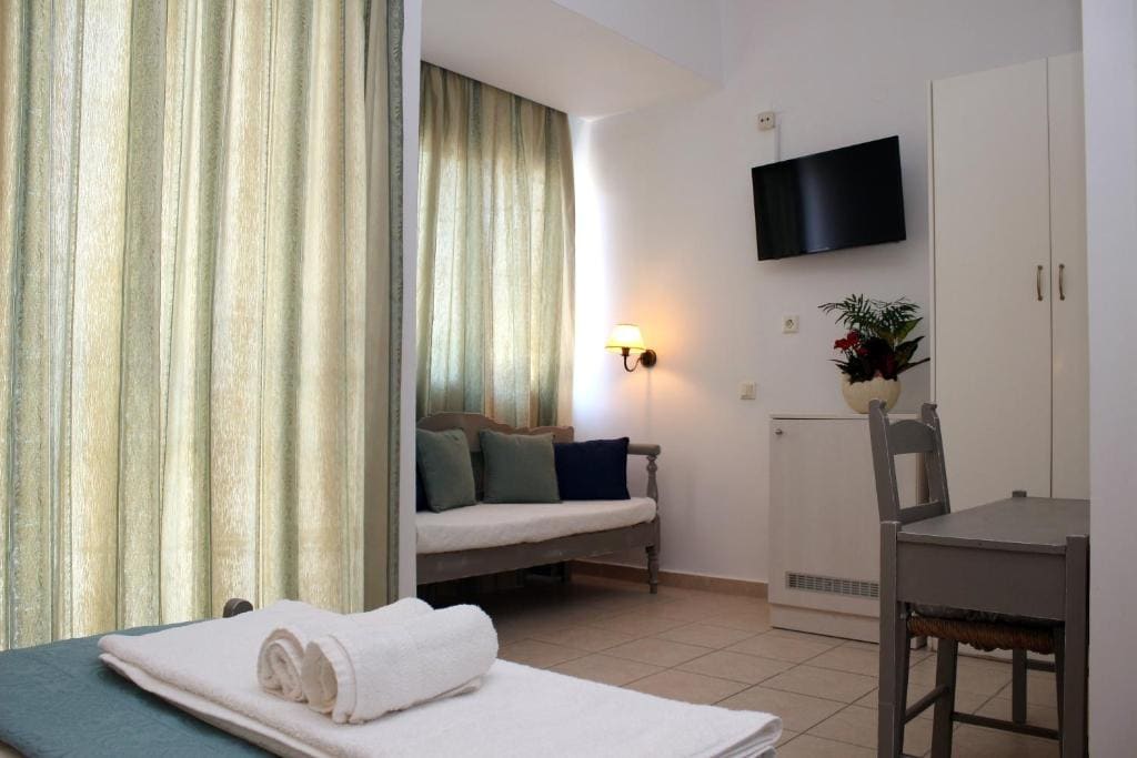 Standard Twin Room with Sofa room - Image 1