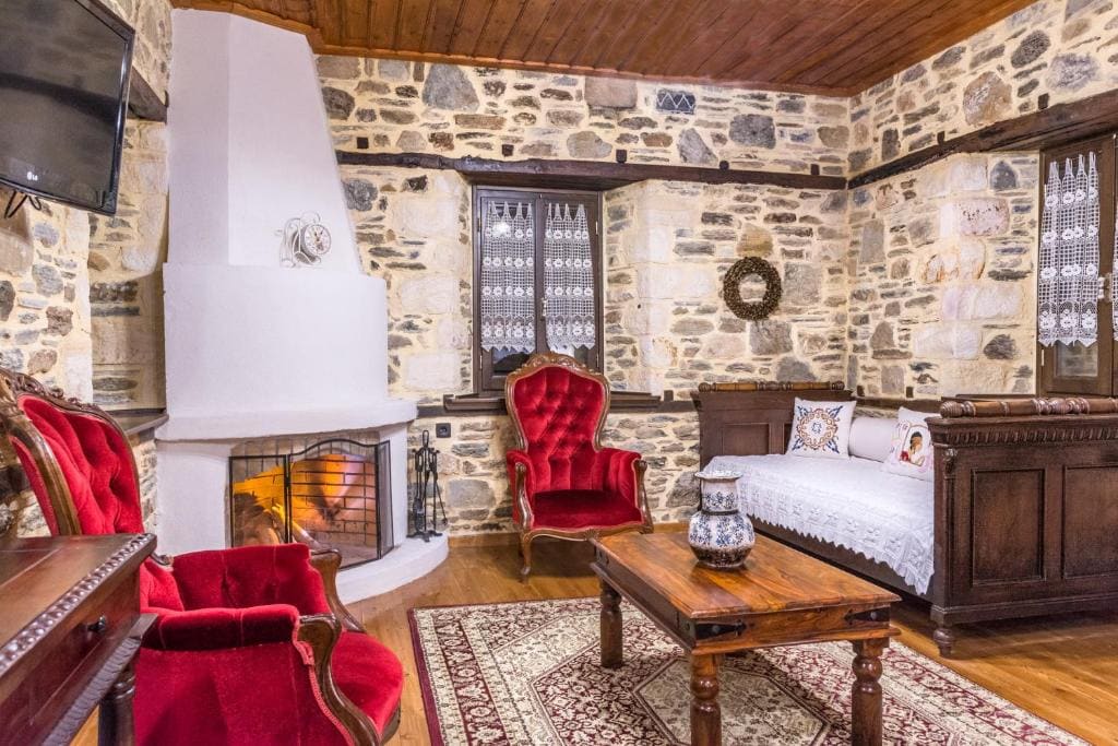 Luxury Quadruple Room room - Image 3