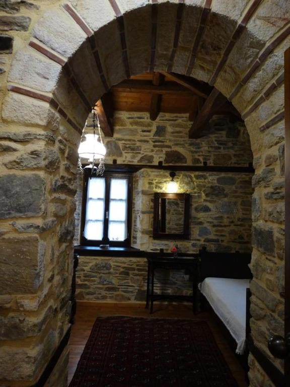 Superior Triple Room room - Image 3