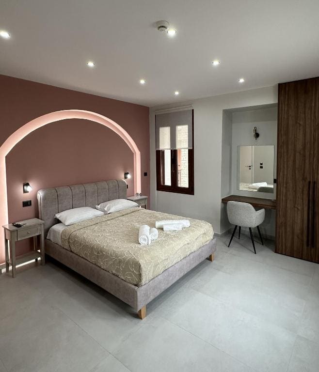 Suite with City View room - Image 1