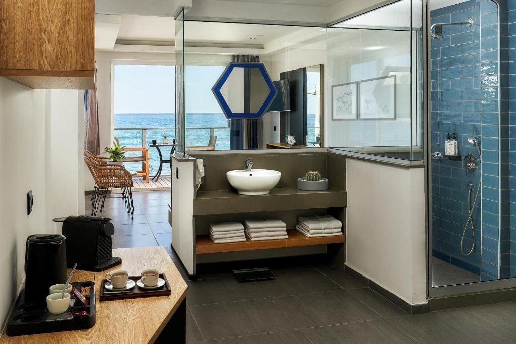 Junior Suite Sea Front room - Image 1
