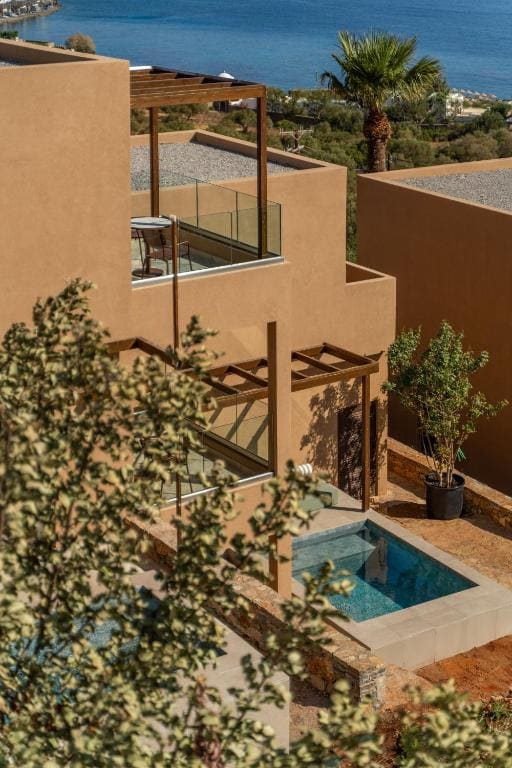 Loft Plunge Pool room - Image 1