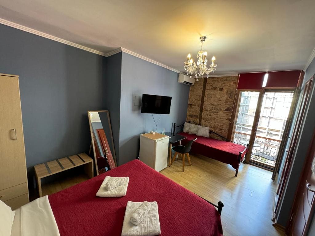 Double Room with Balcony room - Image 1